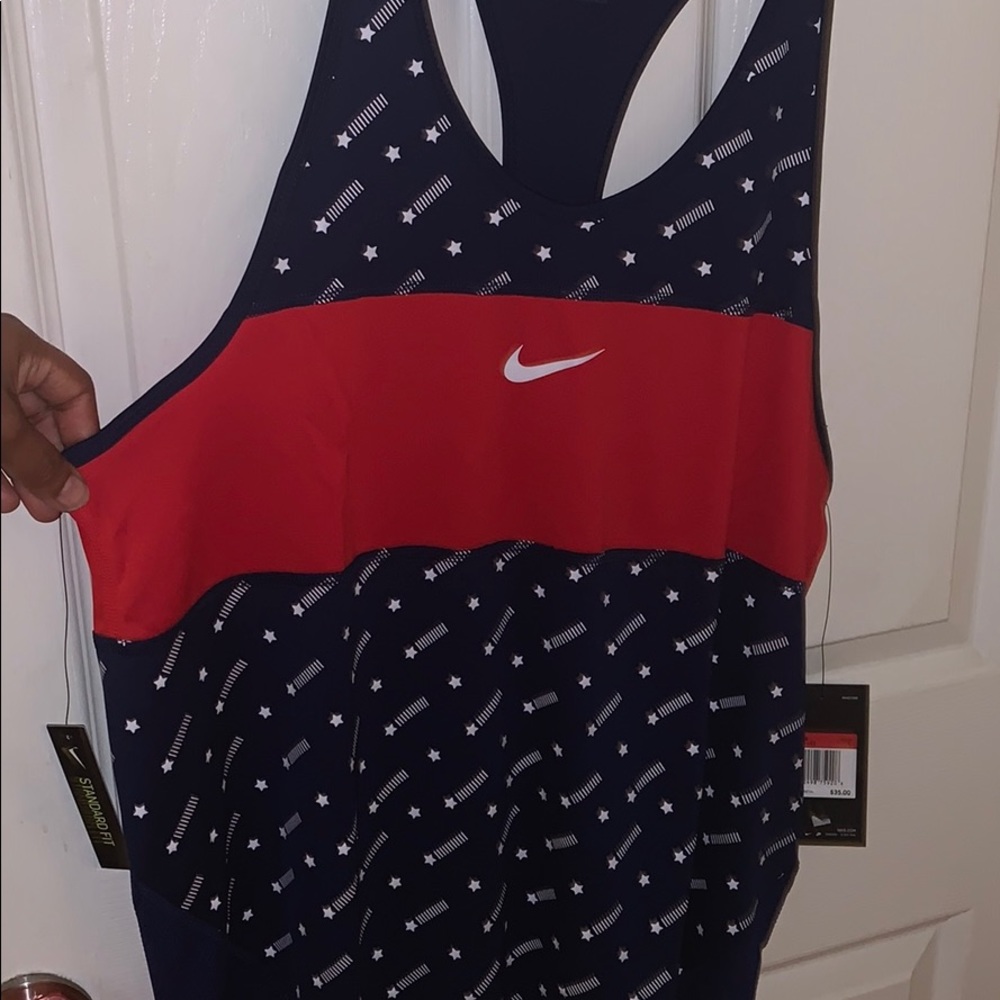 Nike women’s tank Brand New Size Large